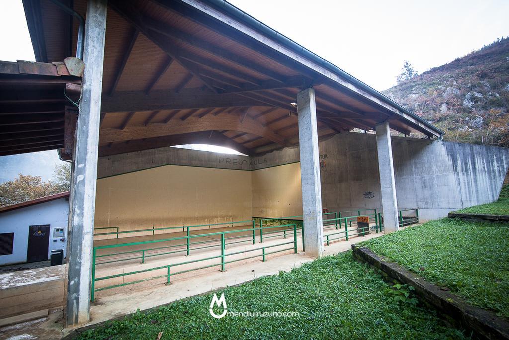 Casa Rural Eleizondo Haundia Pension Itziar Buitenkant foto