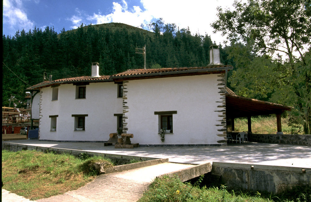 Casa Rural Eleizondo Haundia Pension Itziar Buitenkant foto